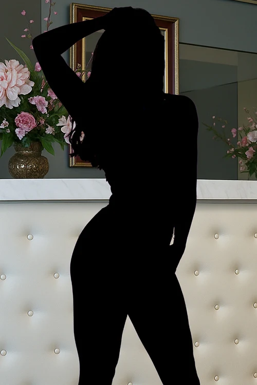 Masseuse Nicolle at the #1 erotic massage parlour in Bucharest.